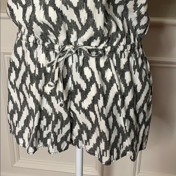 J. Crew Ikat Black & White Romper Small - Picture 4 of 9